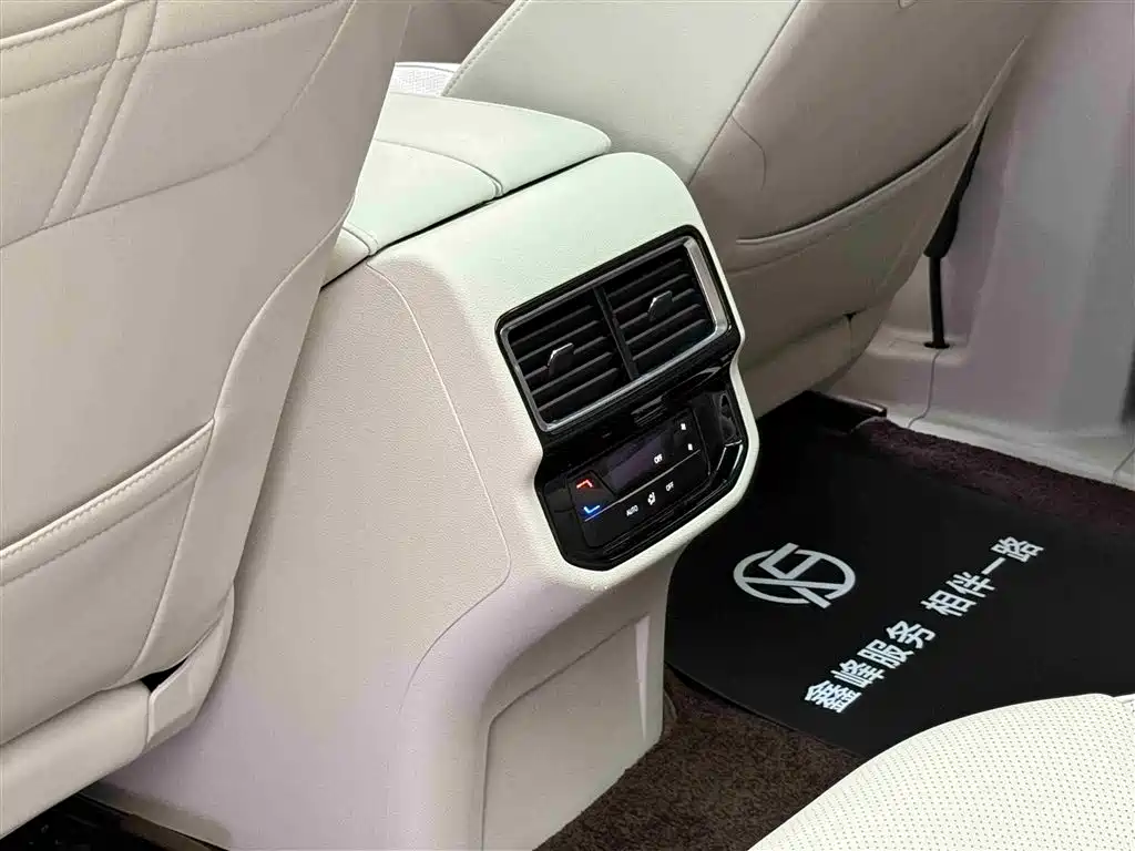 Volkswagen Viloran 2023 380TSI Prestige Edition фото 13