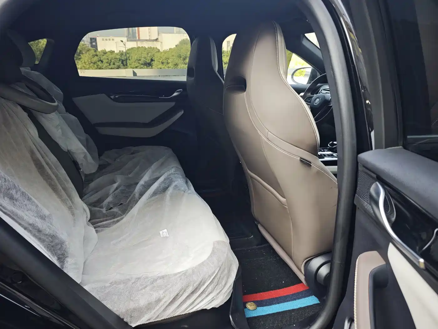 BYD Qin PLUS 2024 Glory Edition DM-i 55KM Surpass фото 5