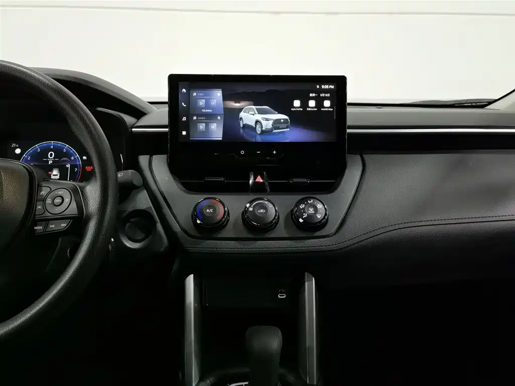 Toyota Corolla Cross 2024 Model 2.0L Pioneer Edition фото 12