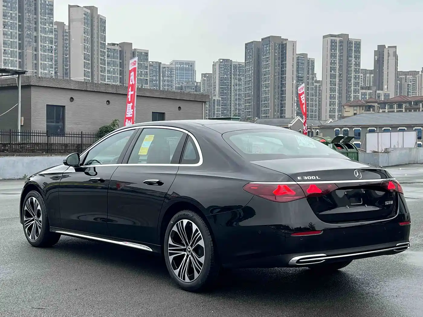 MERCEDES-BENZ E-CLASS