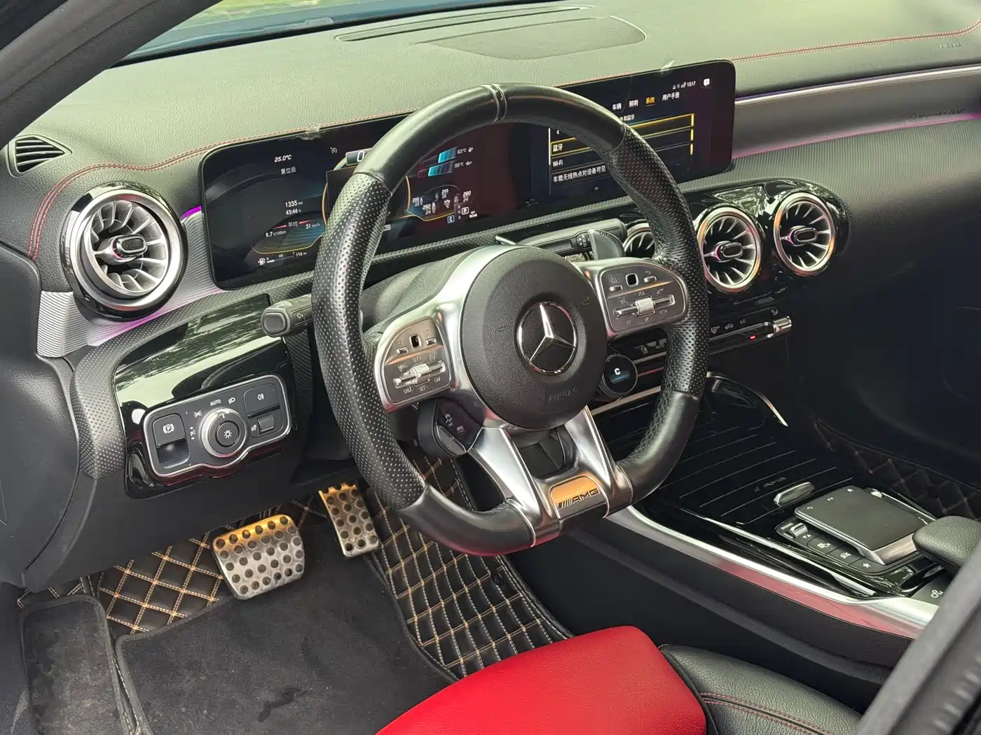 Mercedes-Benz A-Class AMG 2023 Model Year AMG A 35 L 4MATIC фото 8