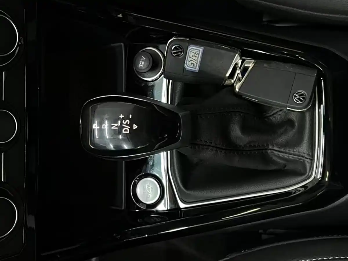 VOLKSWAGEN EXPLORING THE SHADOW