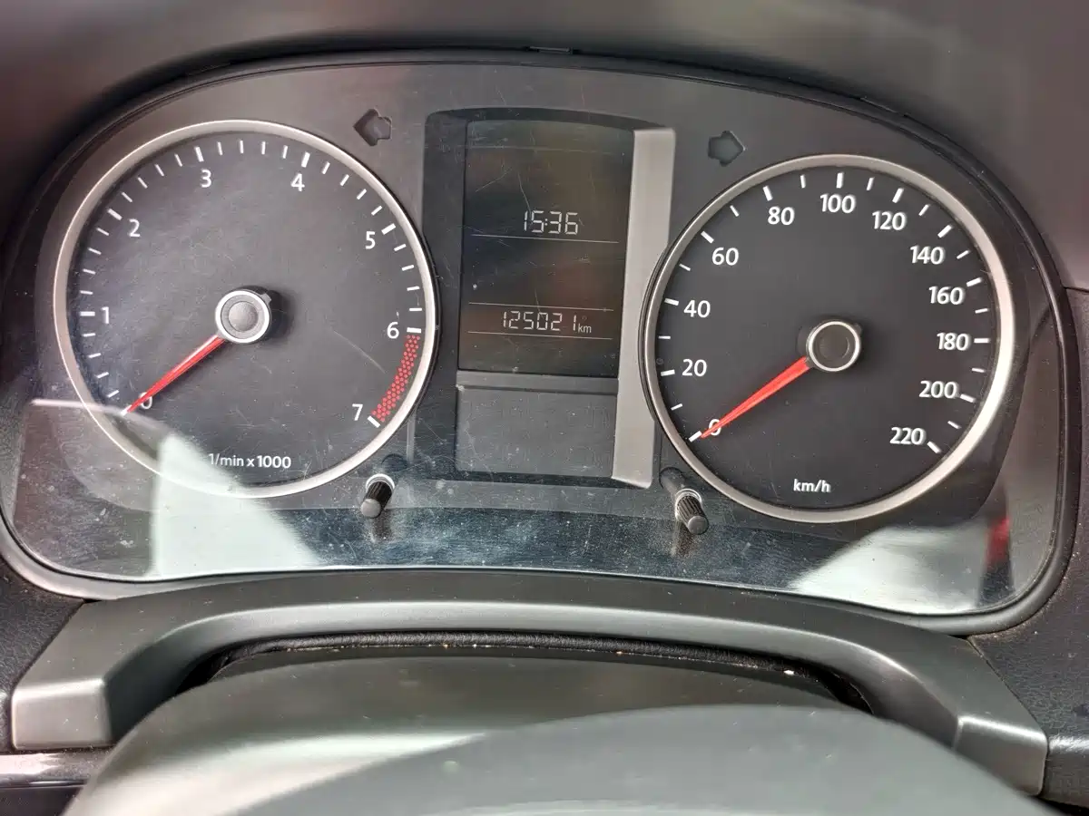 Volkswagen Lavida 2011 1.6L Automatic Leisure Edition фото 11