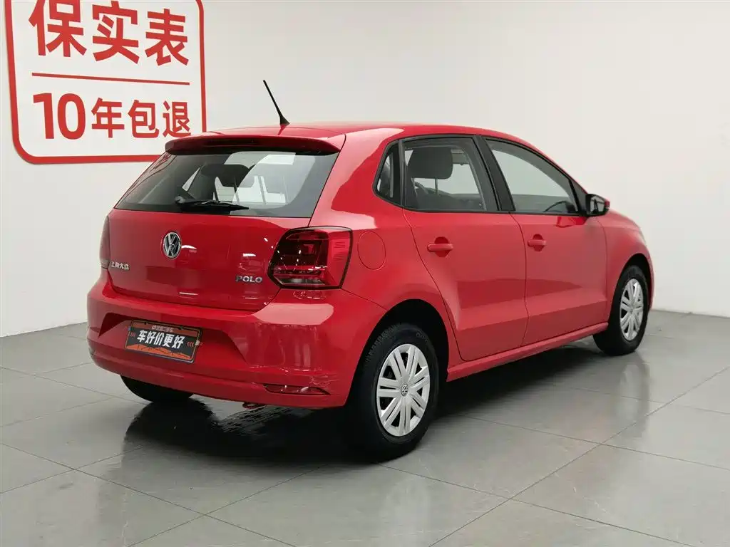 Volkswagen Polo 2014 1.4L Manual Trend Edition фото 2
