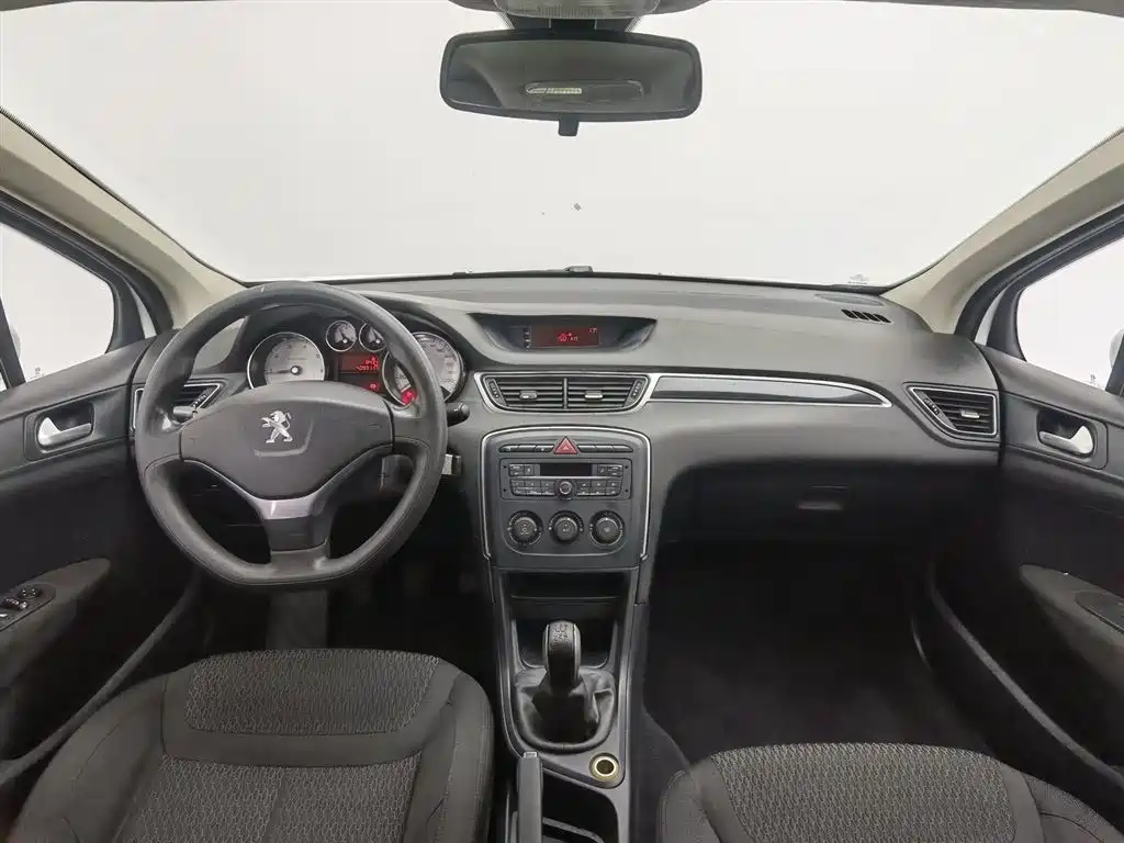 Peugeot 308 2014 Model Joy Edition Classic 1.6L Manual Superior Style фото 5