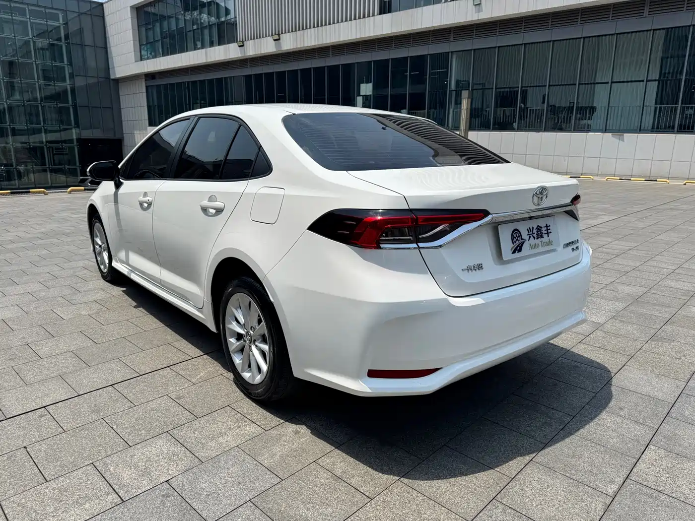Toyota Corolla 2021 1.2T S-CVT Luxury Edition фото 7