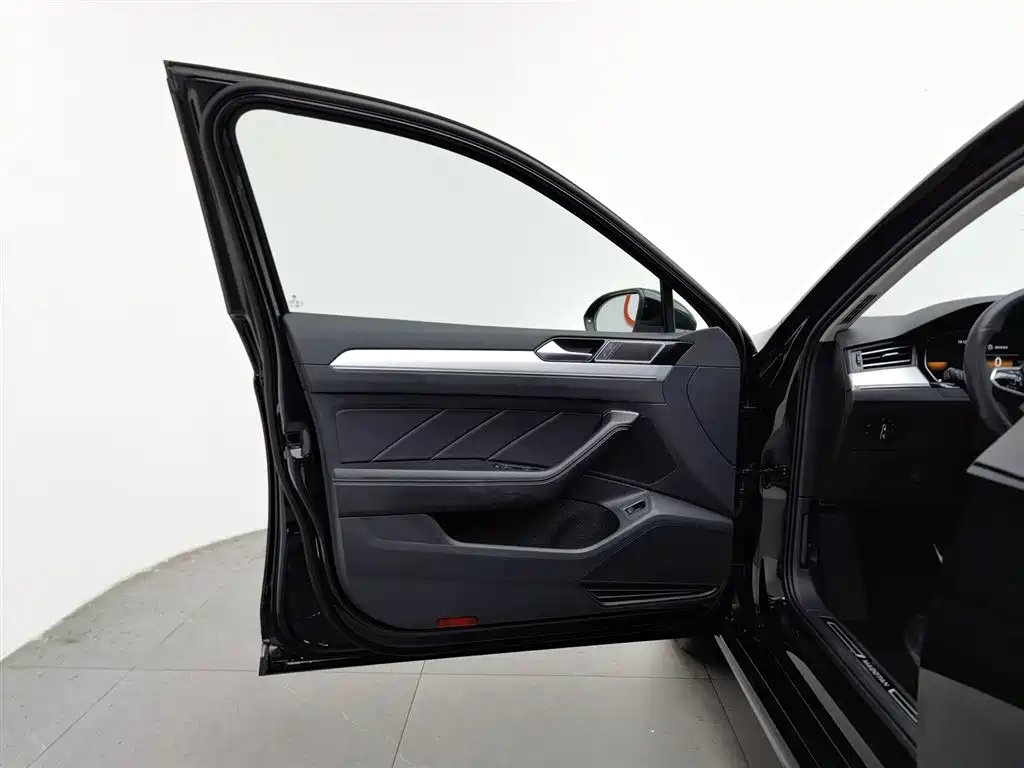 Volkswagen Magotan 2023 2 Million Units Commemorative Edition 280TSI DSG Comfort фото 8