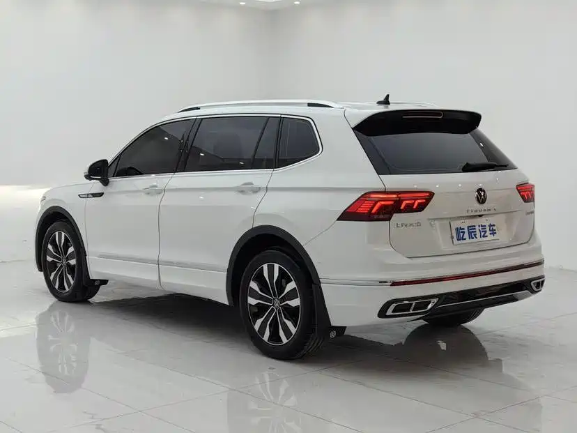 Volkswagen Tiguan L 2024 330TSI Automatic 2WD R-Line Premium Enjoyment Edition фото 3
