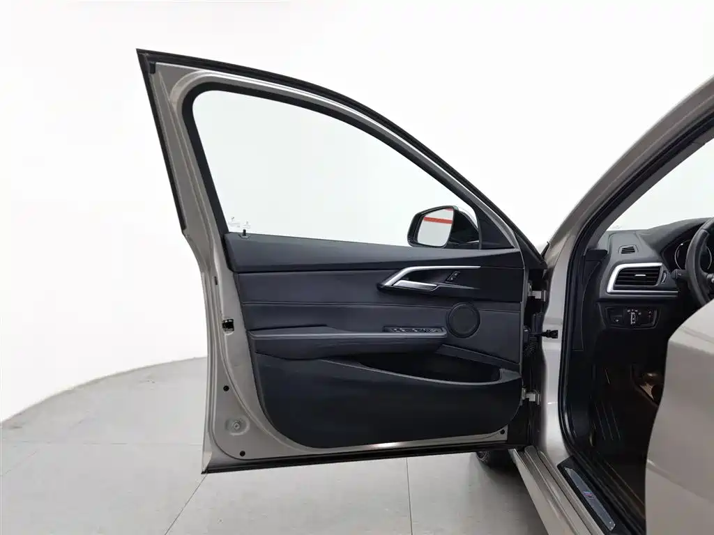 BMW 1 Series 2019 118i M Sport Package фото 8