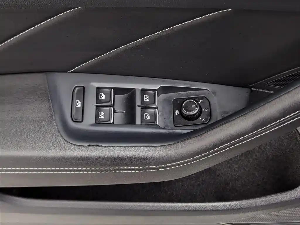 Volkswagen Magotan 2023 2 Million Units Commemorative Edition 280TSI DSG Comfort фото 9