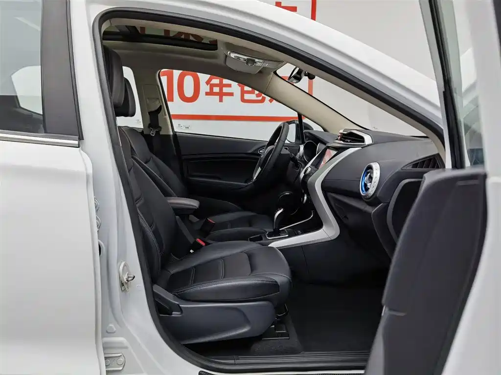 BYD Yuan New Energy 2019 EV360 Smart Connect Premium Edition фото 23