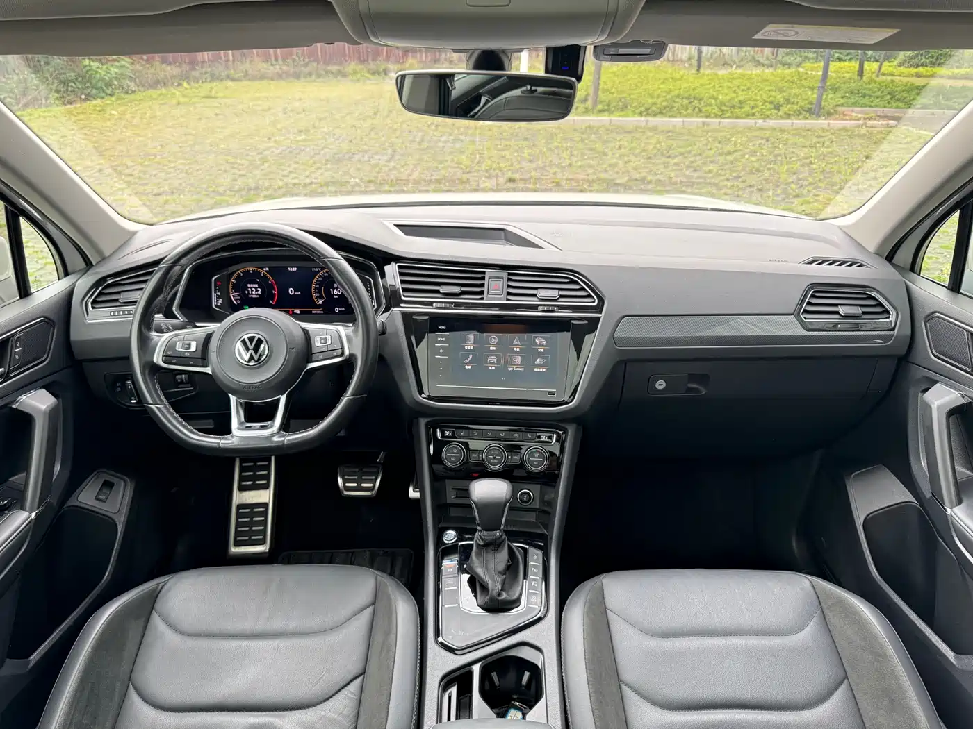 Volkswagen Tiguan L 2021 330TSI Automatic 2WD R-Line Premium фото 7