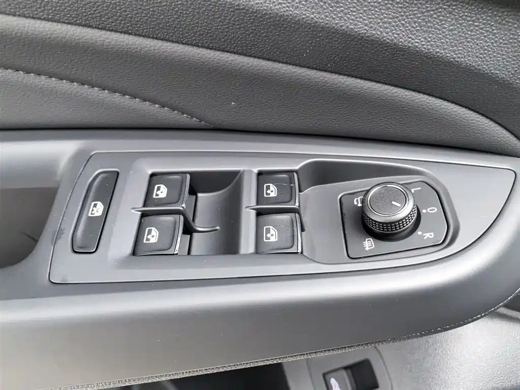 Volkswagen Passat 2021 Model 330TSI Luxury Edition фото 9