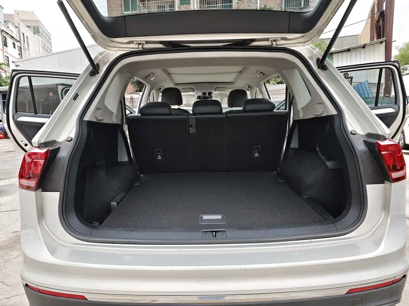 Volkswagen Tiguan L 2018 330TSI Automatic 2WD Flagship Edition фото 16
