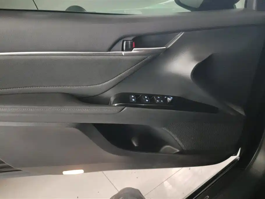 Toyota Camry 2018 2.5G Luxury Edition фото 7