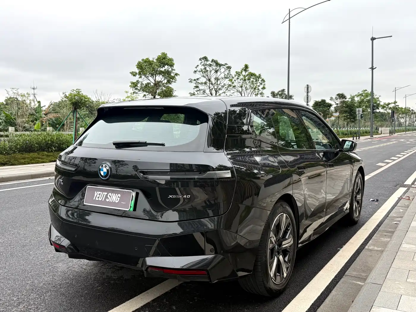 BMW iX 2022 xDrive40 фото 9