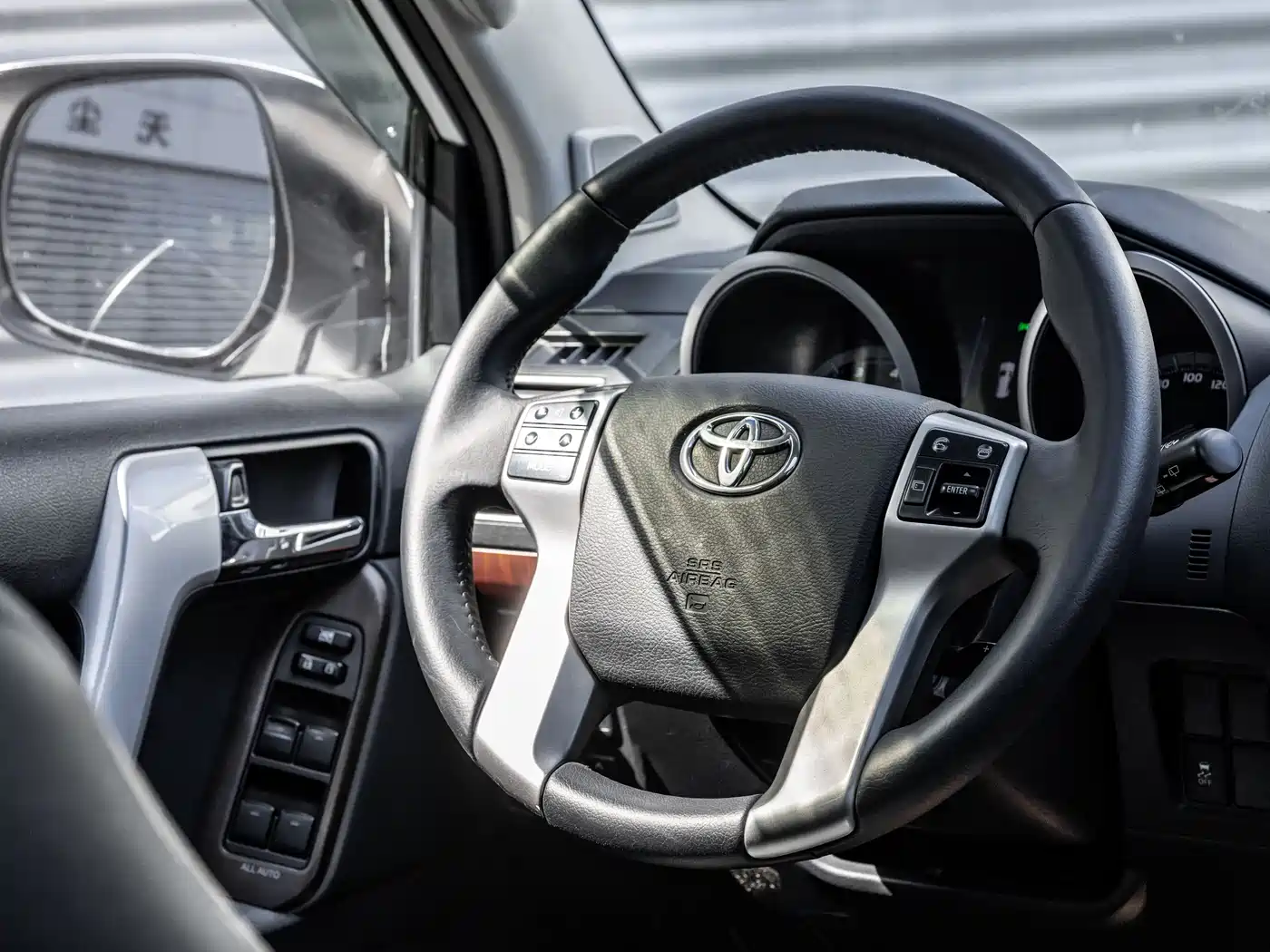 Toyota Prado 2014 4.0L Automatic TX-L фото 7