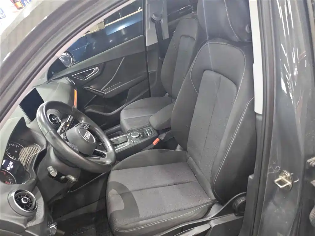 Audi Q2L 2018 35 TFSI Launch Exclusive Edition China VI фото 15