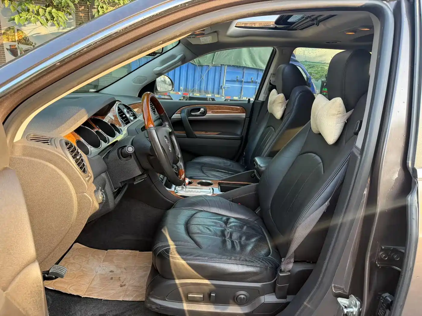 Buick Enclave 2010 3.6L Flagship Edition фото 6