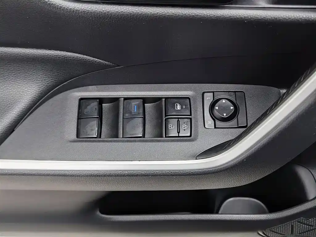 Toyota Wildlander 2022 2.0L CVT FWD Leading Edition фото 9