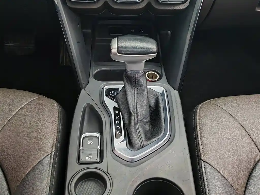 GAC Trumpchi Trumpchi GS4 2017 235T G-DCT 2WD Elite фото 13