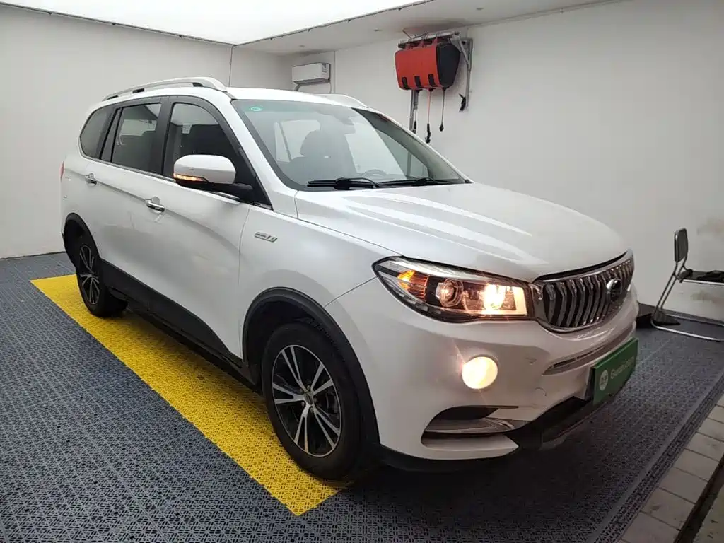 SWM Motor SWM X7 2019 2018 1.8L Manual Comfort 7-Seater