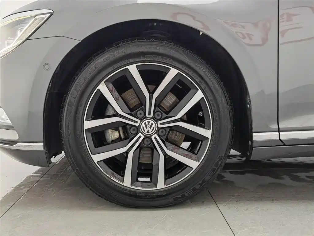 Volkswagen Magotan 2017 330TSI DSG Premium фото 17