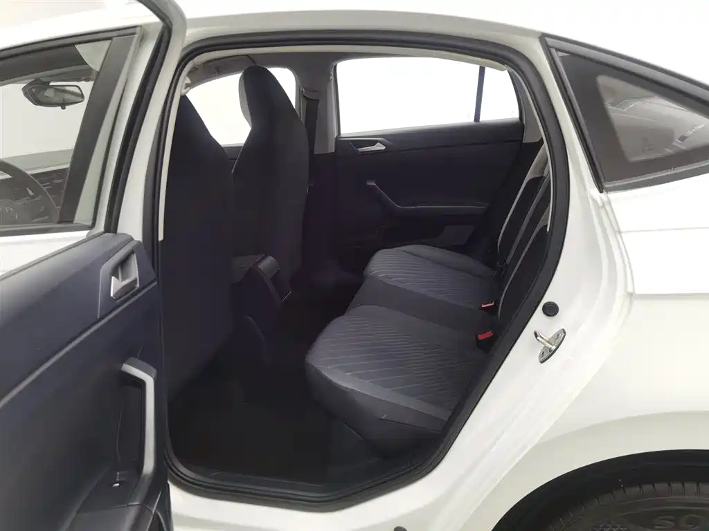 Volkswagen Lavida 2023 XRUI 1.5L Manual New Comfort Edition фото 15