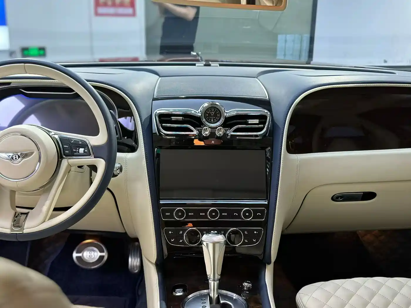 Bentley Flying Spur 2010 6.0T 5-seater Version фото 4