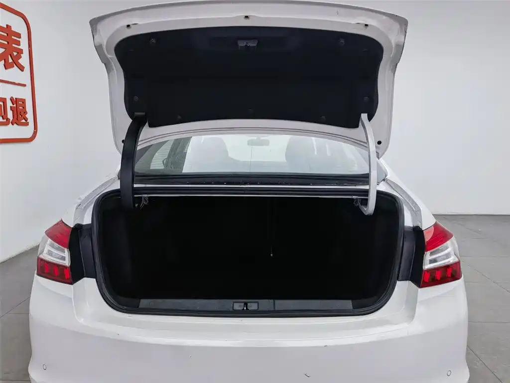 Peugeot 408 2015 Model 1.2T Automatic Luxury Edition фото 16
