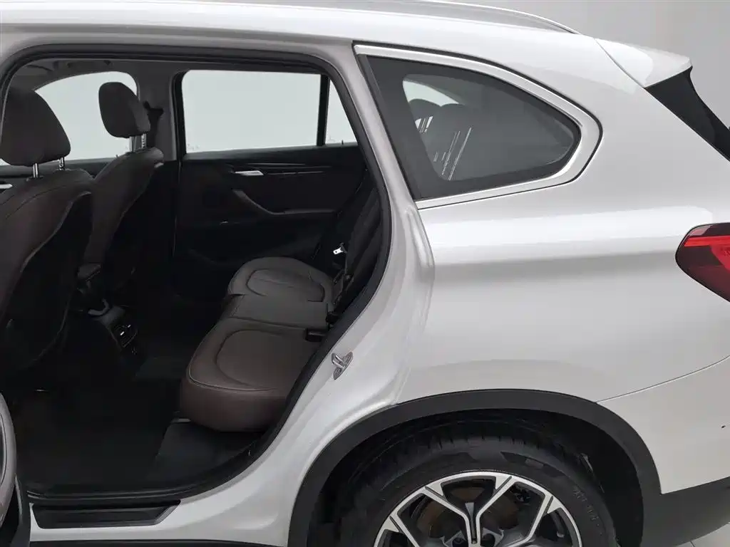 BMW X1 2020 sDrive25Li Leading Model фото 15