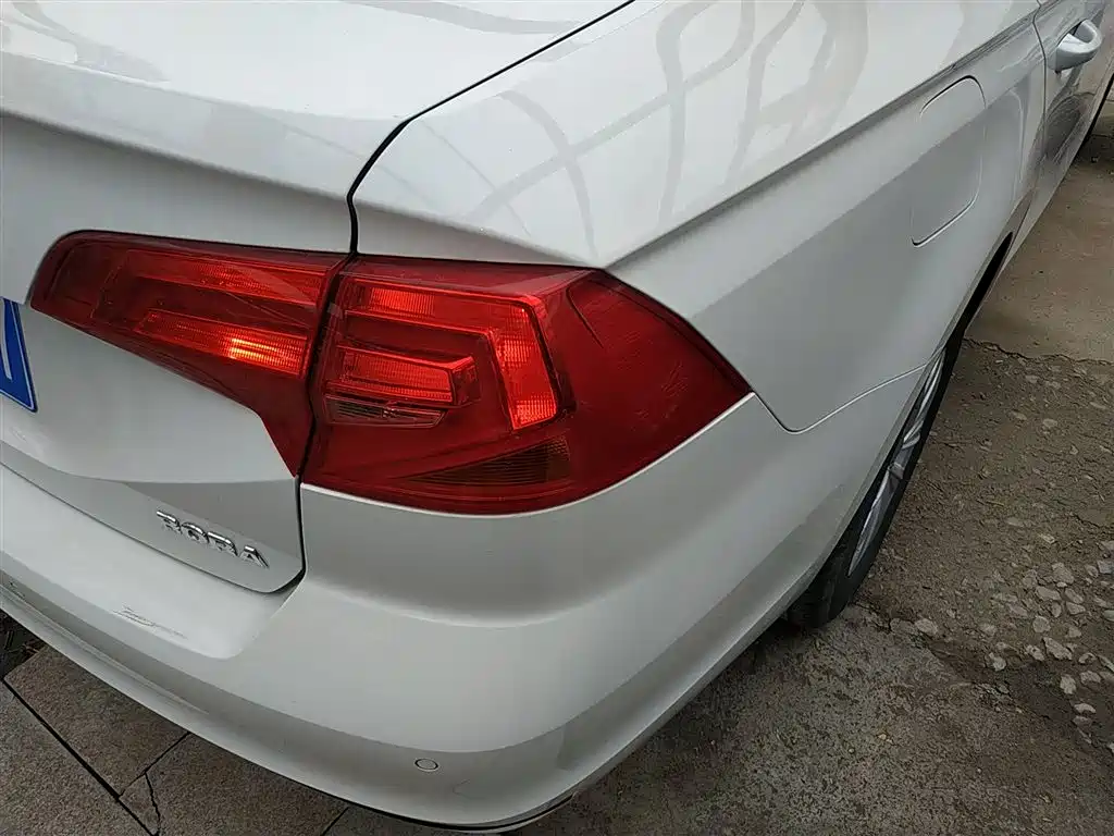 Volkswagen Bora 2017 1.6L Automatic Fashion Edition фото 8