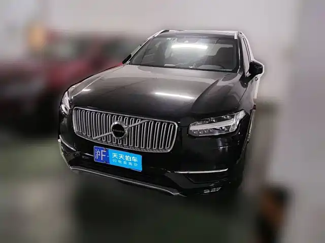 Volvo XC90 2018 T6 Momentum 7-Seater — фото 1