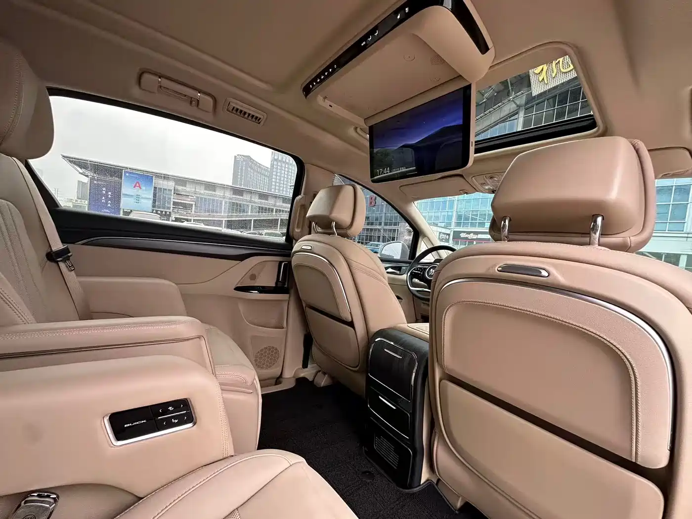 BUICK GL8 NEW ENERGY