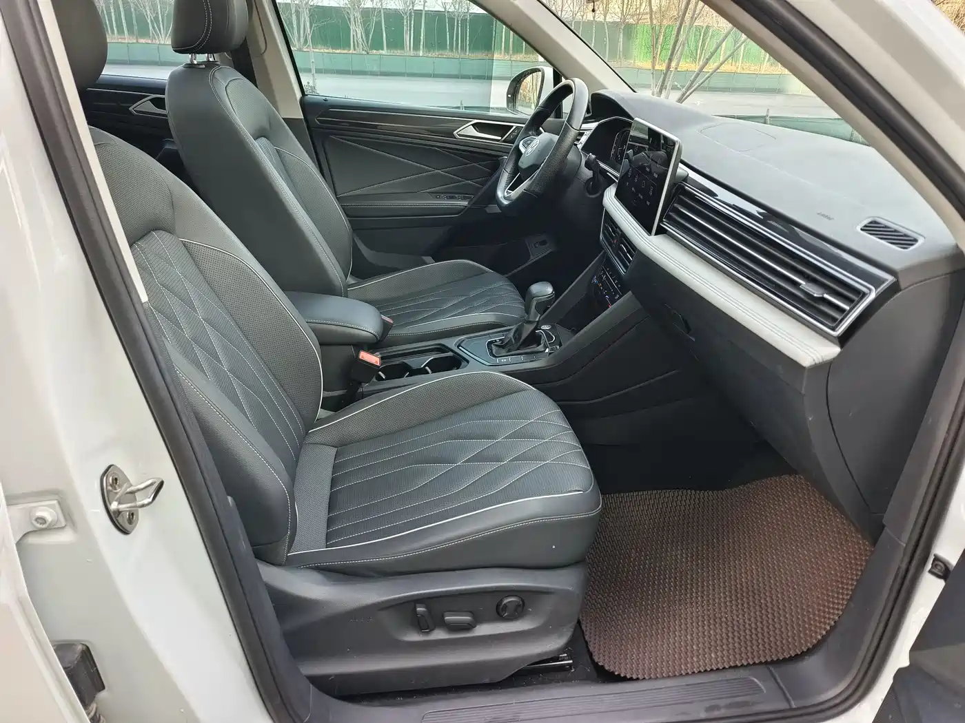 Volkswagen Tiguan L 2024 300TSI Auto 2WD Smart Edition фото 11
