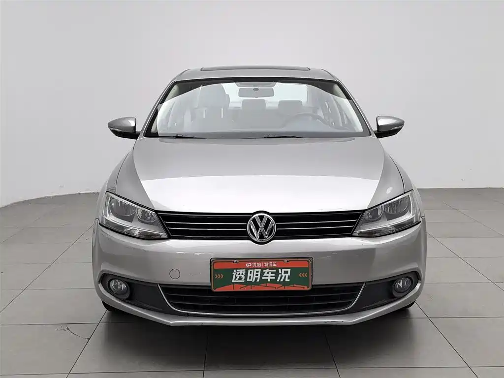 Volkswagen Sagitar 2012 1.6L Automatic Comfort Type фото 3