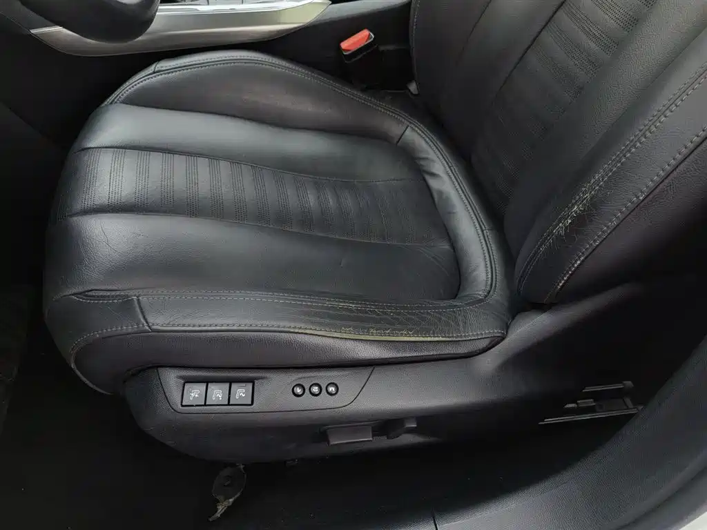 Peugeot 408 2014 1.6T Automatic Supreme Edition фото 20