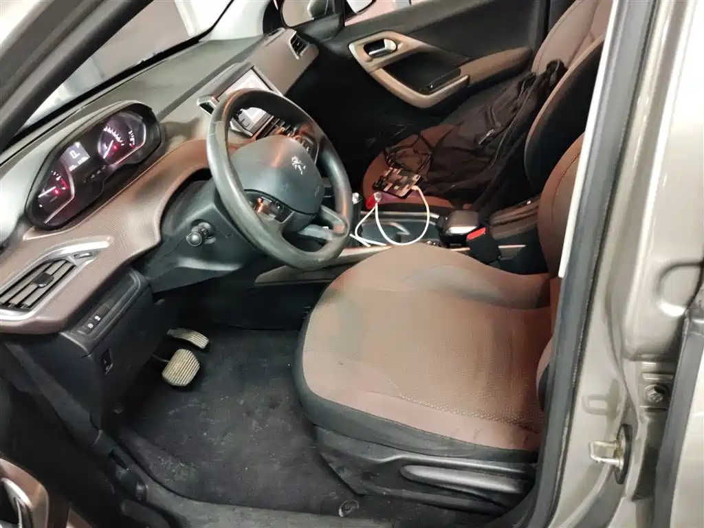 Peugeot 2008 2016 230THP Automatic Fashion фото 22