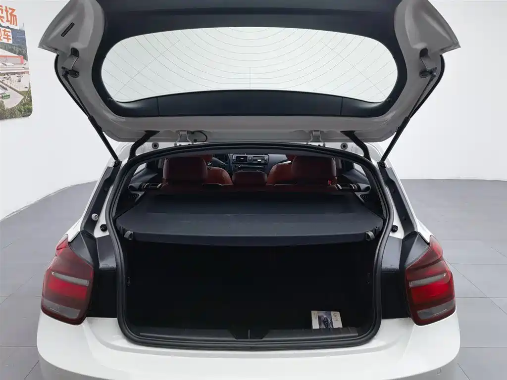 BMW 1 Series (Import) 2012 116i Leading фото 16