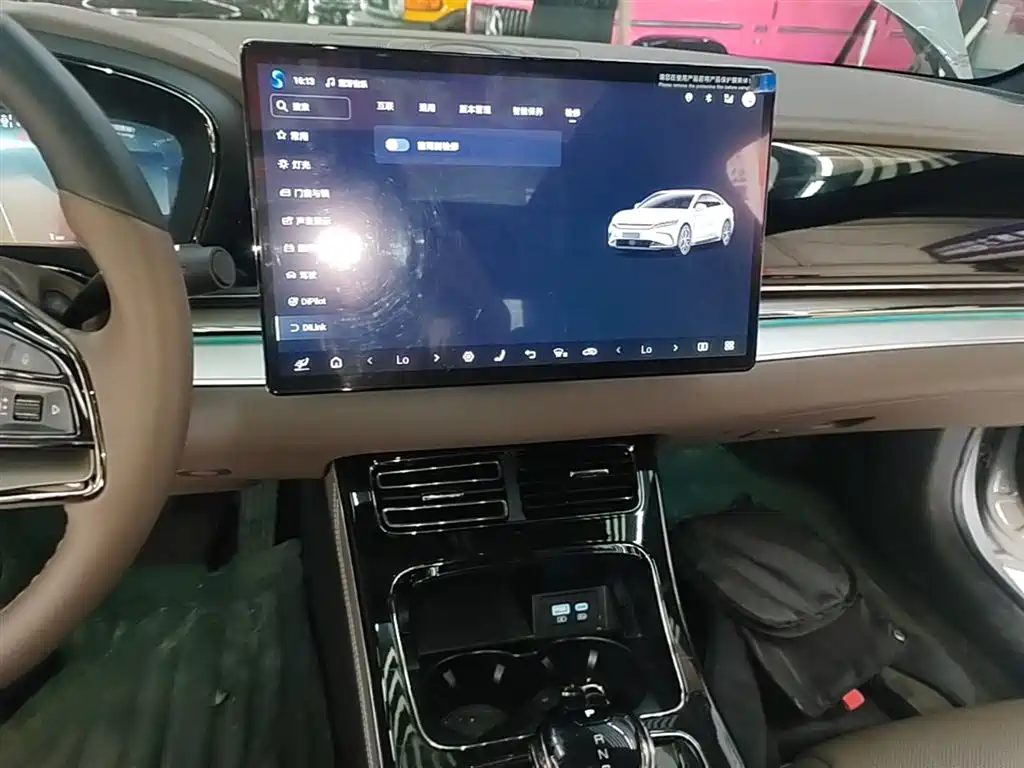 BYD Han 2025 DM-i 125KM Elite фото 13