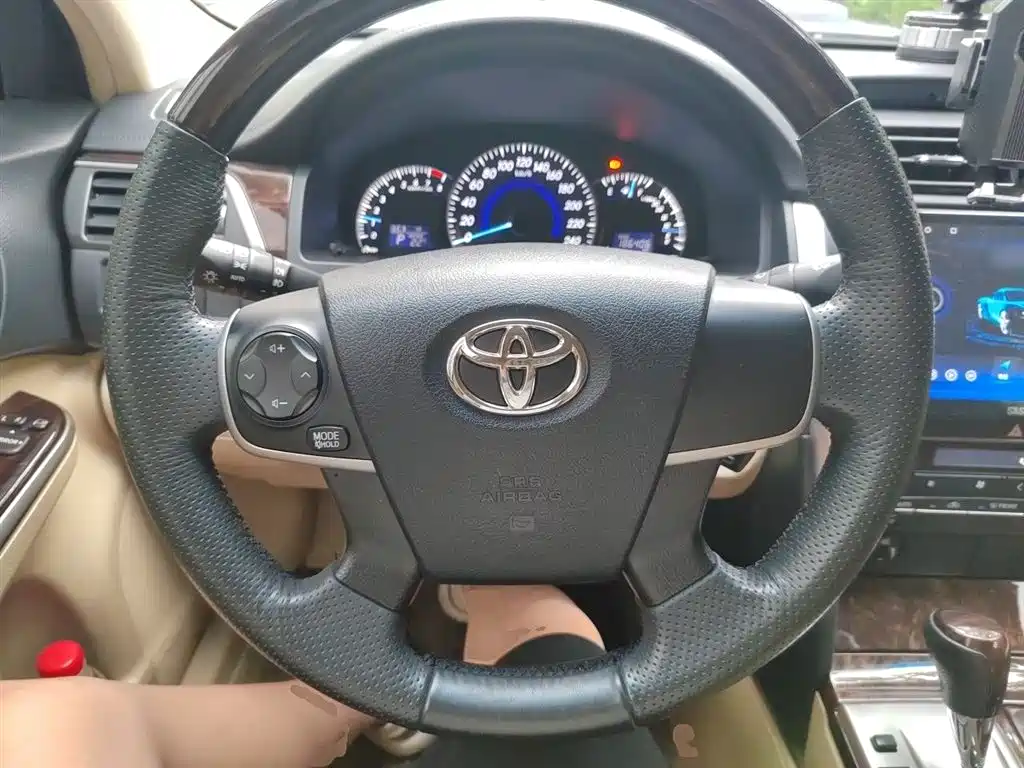 Toyota Camry 2015 2.0G Leading Edition фото 7