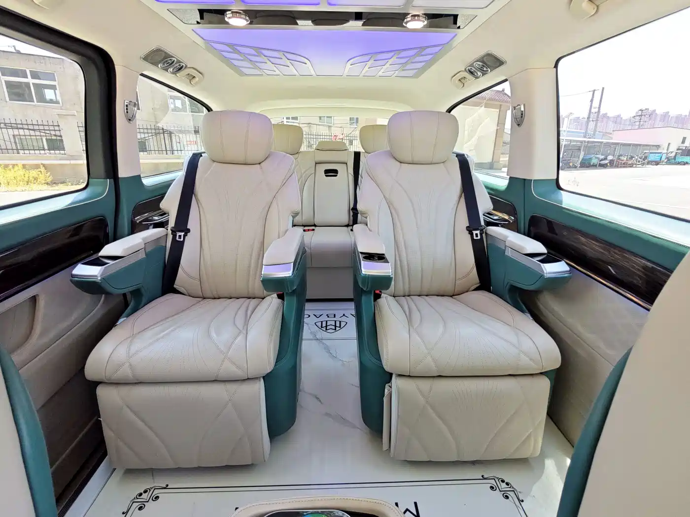 Mercedes-Benz Vito 2023 2.0T Elite 7-Seater фото 10