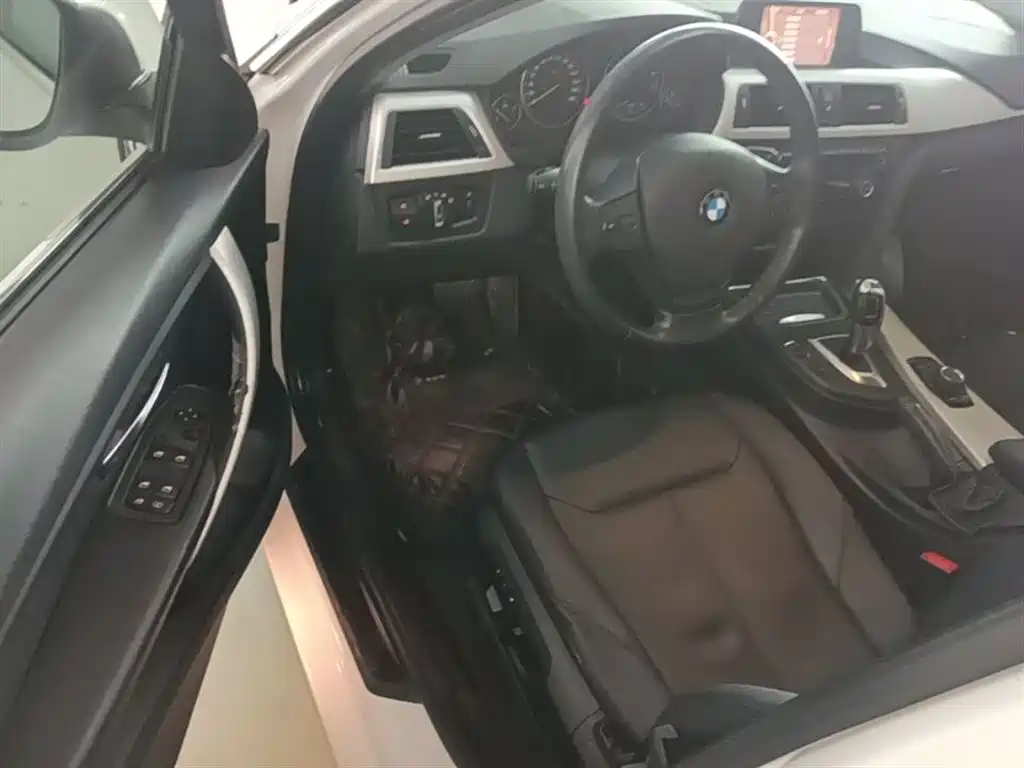 BMW 3 Series 2014 320Li Fashion фото 16