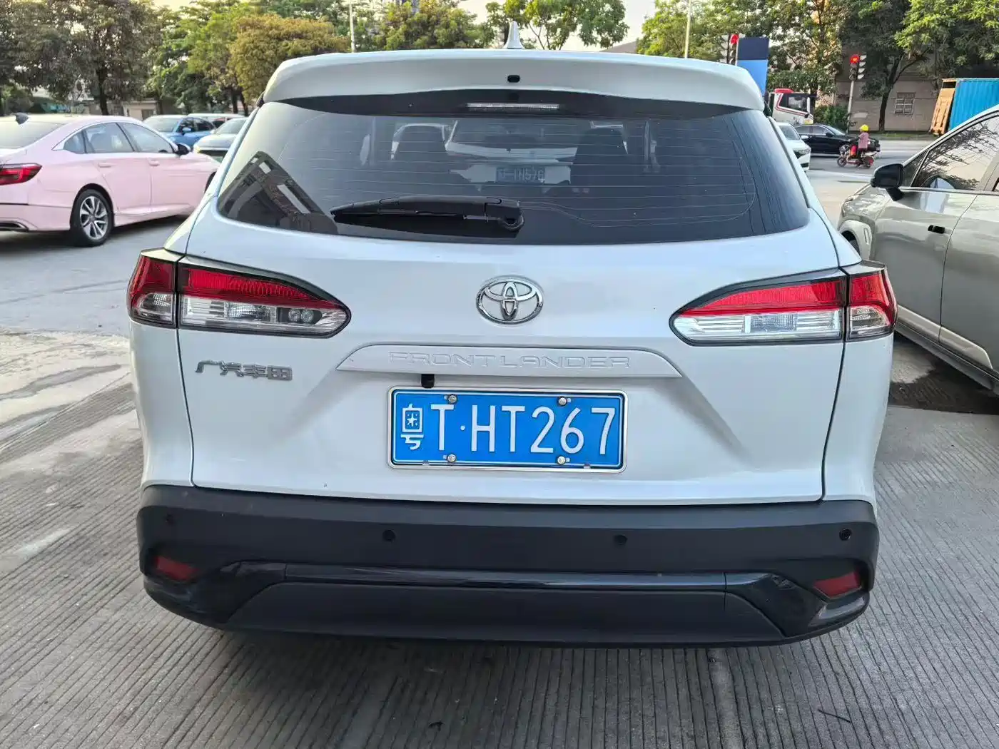 Toyota Frontlander 2023 2.0L CVT Luxury Edition фото 5