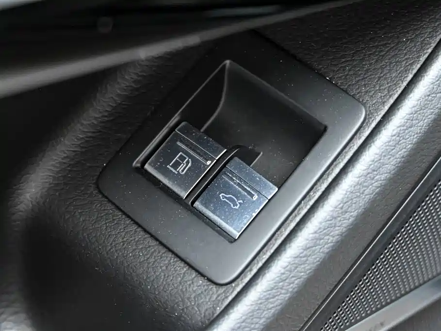 Audi A8 New Energy 2022 A8L 60 TFSIe quattro Collector's Edition фото 23