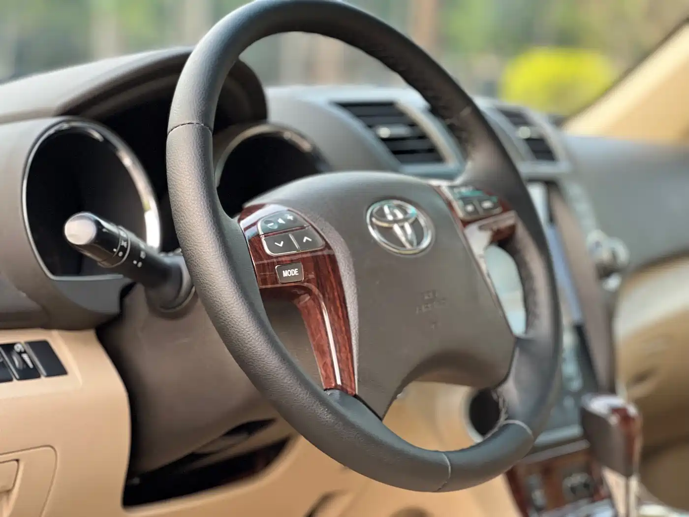 Toyota Highlander 2011 2.7L 2WD 7-seat Luxury Navigation фото 22