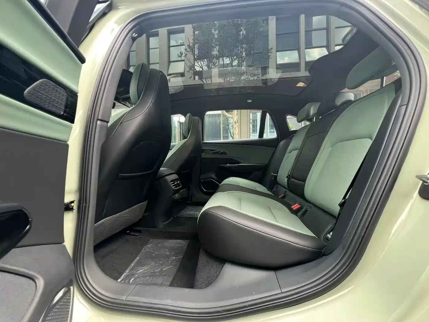 Hongqi EH7 2025 600 Smart Selection Edition фото 4