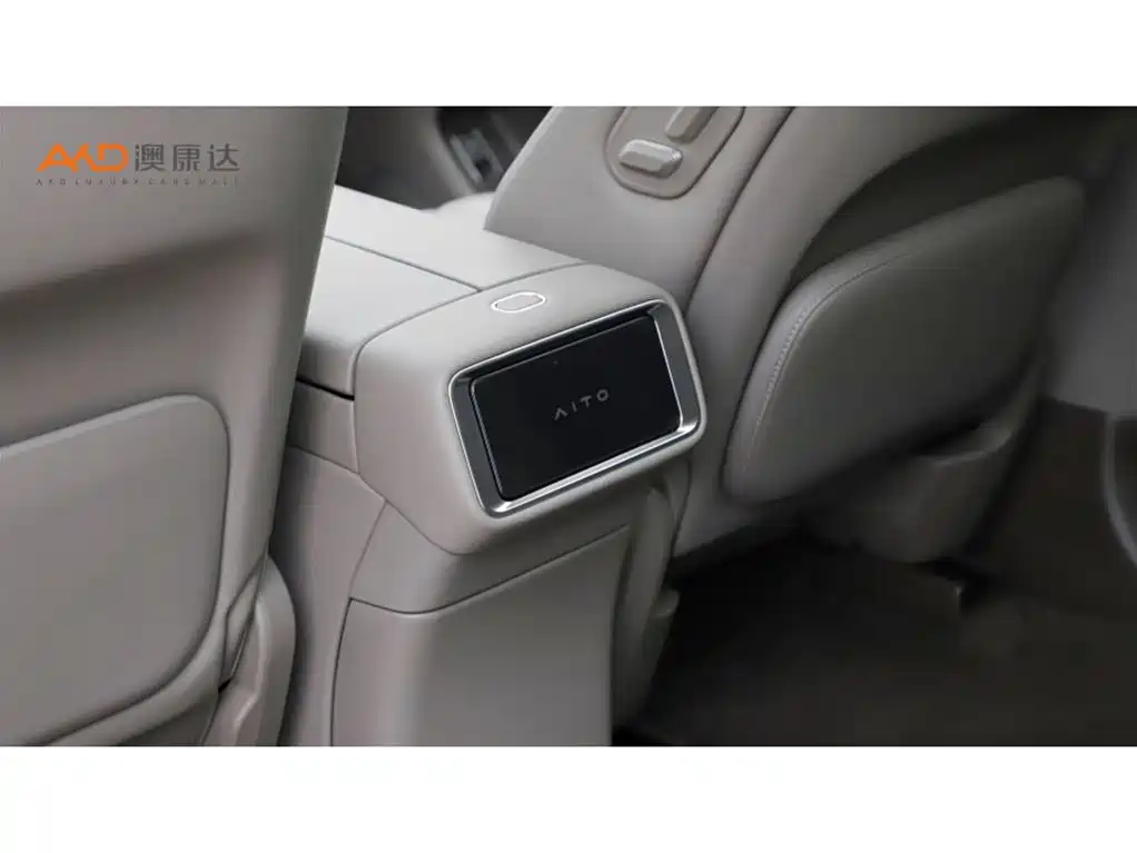 AITO Wenjie AITO M9 2025 Extended Range Ultra 52kWh 6-Seater фото 9