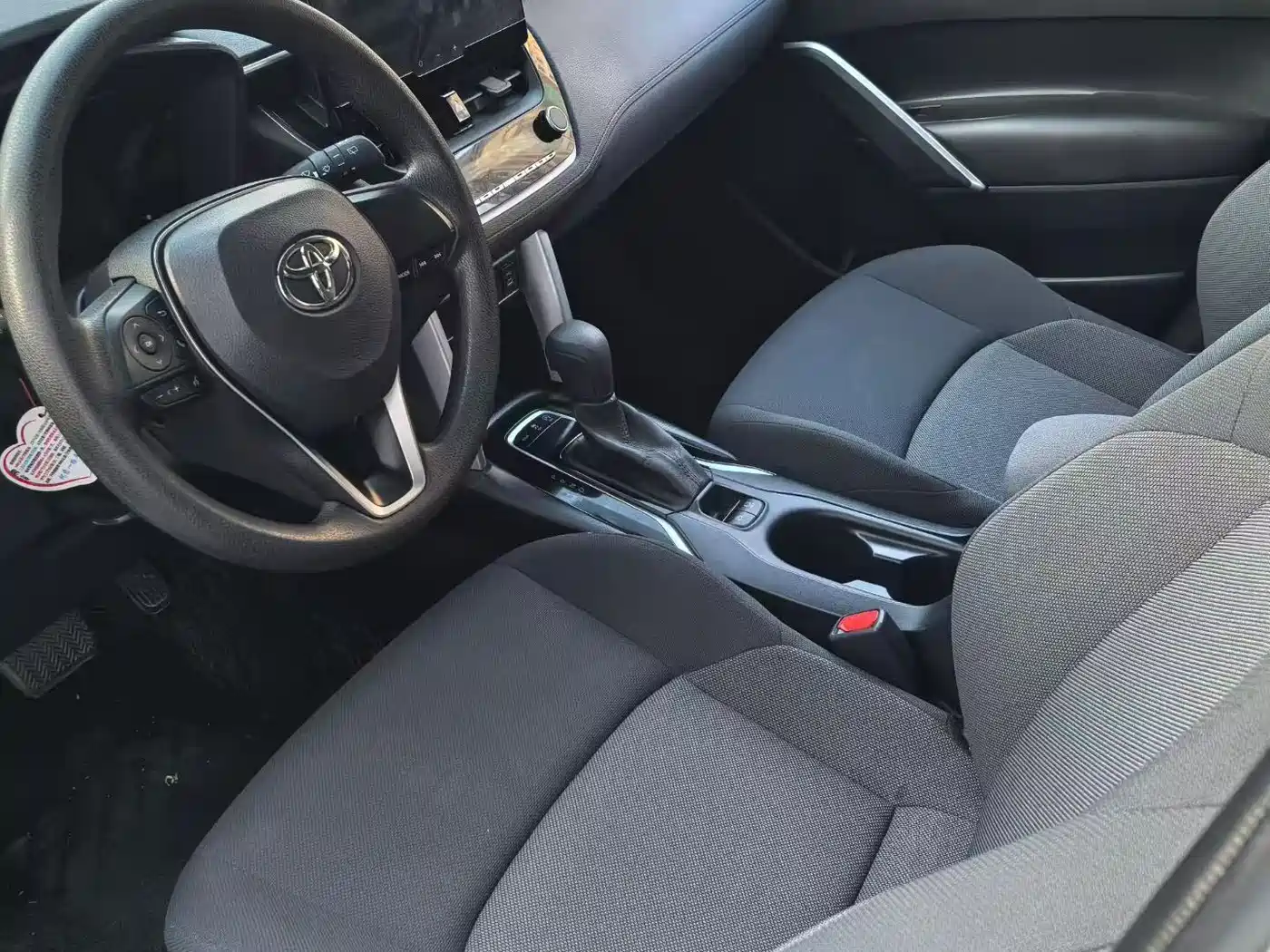 Toyota Frontlander 2023 2.0L CVT Luxury Edition фото 9