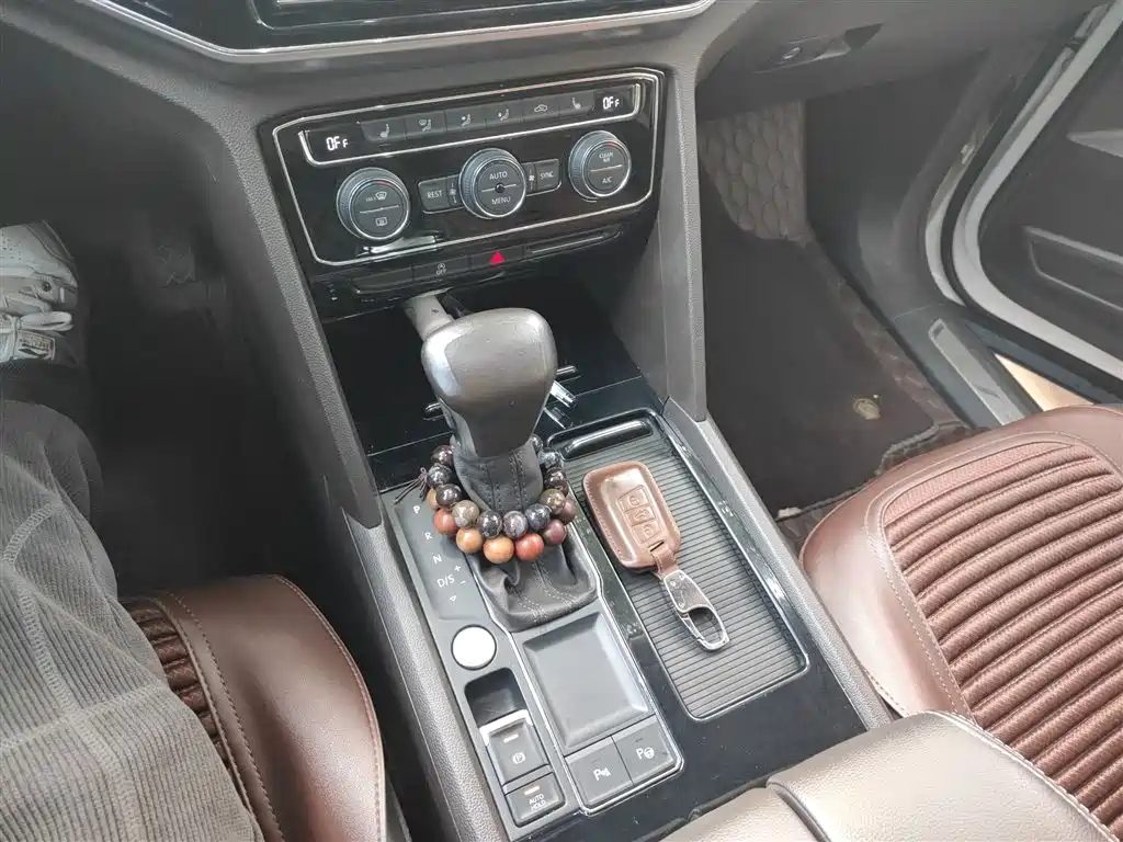 Volkswagen Teramont 2019 330TSI 2WD Luxury China VI фото 7